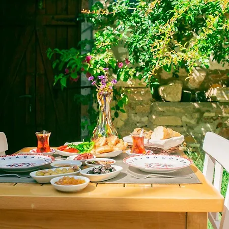 Annemin Harabesi 4* Çeşme